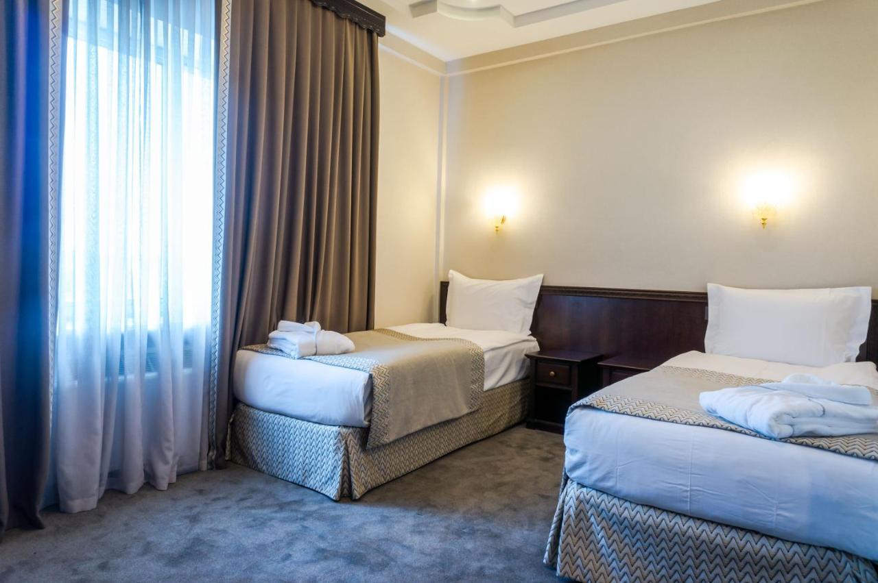 אלמטי Royal Palace Hotel מראה חיצוני תמונה