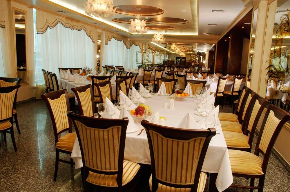 אלמטי Royal Palace Hotel מראה חיצוני תמונה