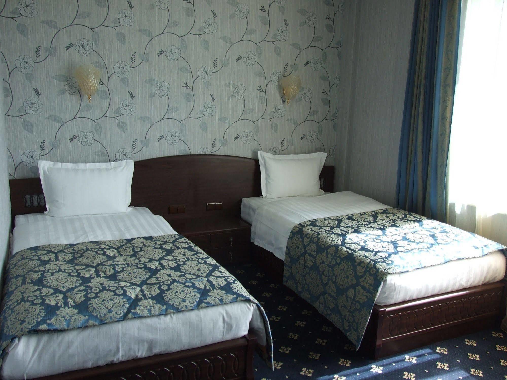אלמטי Royal Palace Hotel חדר תמונה